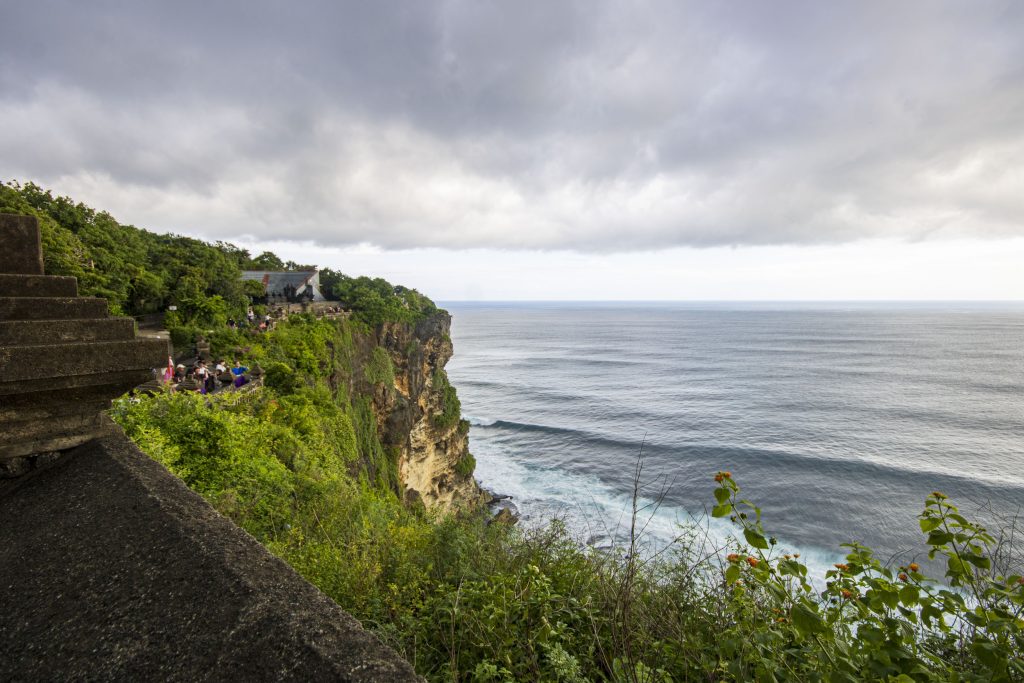 Uluwatu piekrastes atpūta Bali salā
