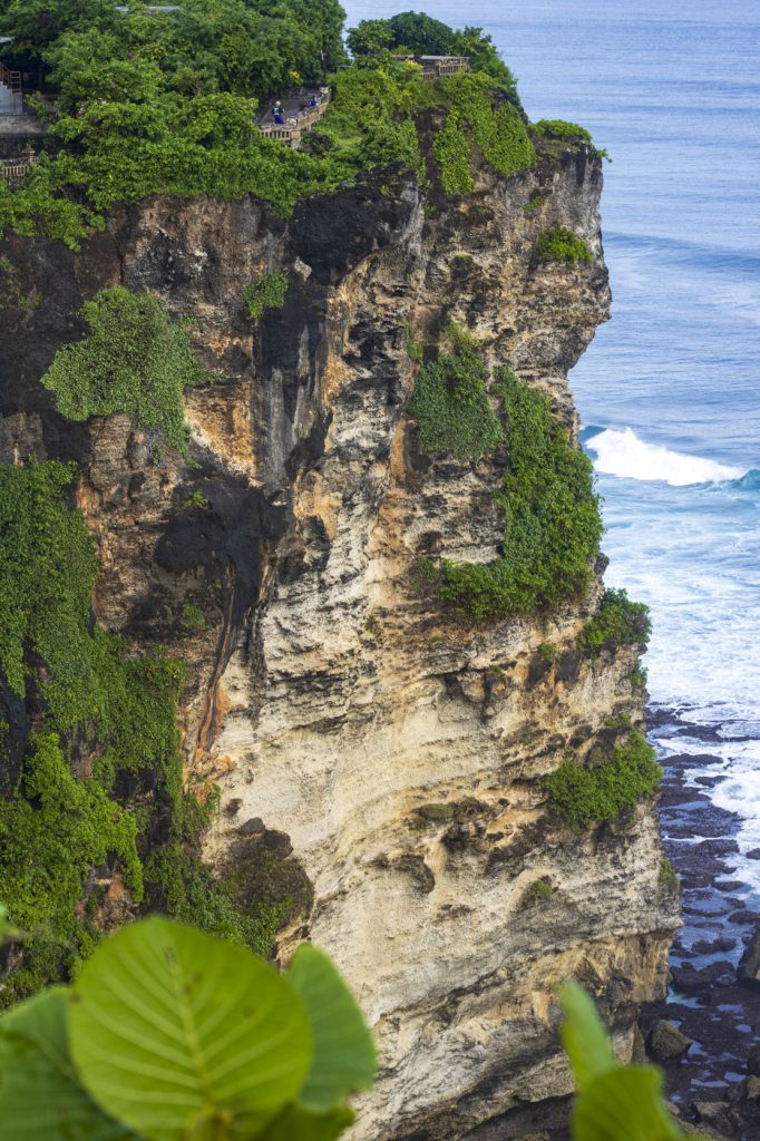 Uluwatu piekrastes atpūta Bali salā