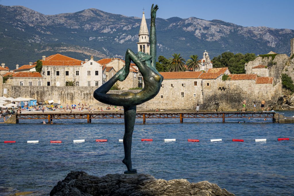 Melnkalnes piekrastes šarms Budvā