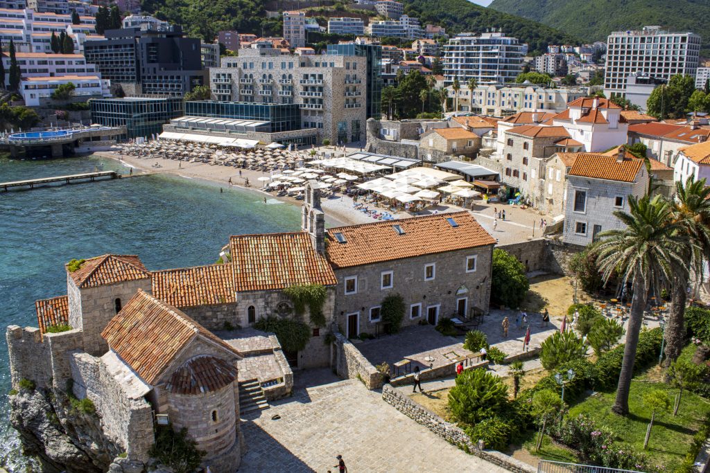 Melnkalnes piekrastes šarms Budvā